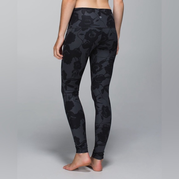 lululemon athletica Pants - Lululemon Wunder Under Leggings Luxtreme Rose Print Black